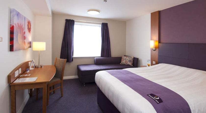 Premier Inn Wolverhampton - North Exterior photo